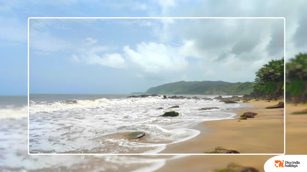 Varkala – Beach with a Cliff View